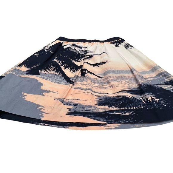 Banana Republic Palm Tree Skirt, Size 0 - Picture 6 of 11